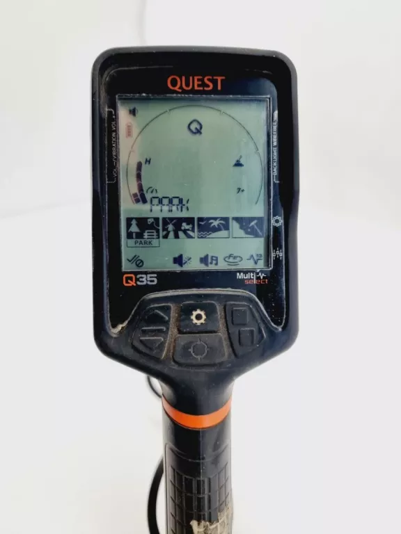 QUEST Q35 WODOSZCZELNY WYKRYWACZ METALI