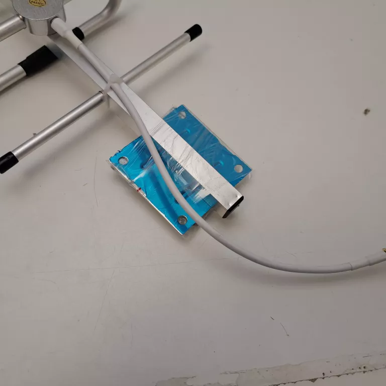 ANTENA YAGI 900MHZ GSM ZEWNĘTRZNA 8DBI ZEWNĘTRZNA ANTENA KIERUNKOWA 824-