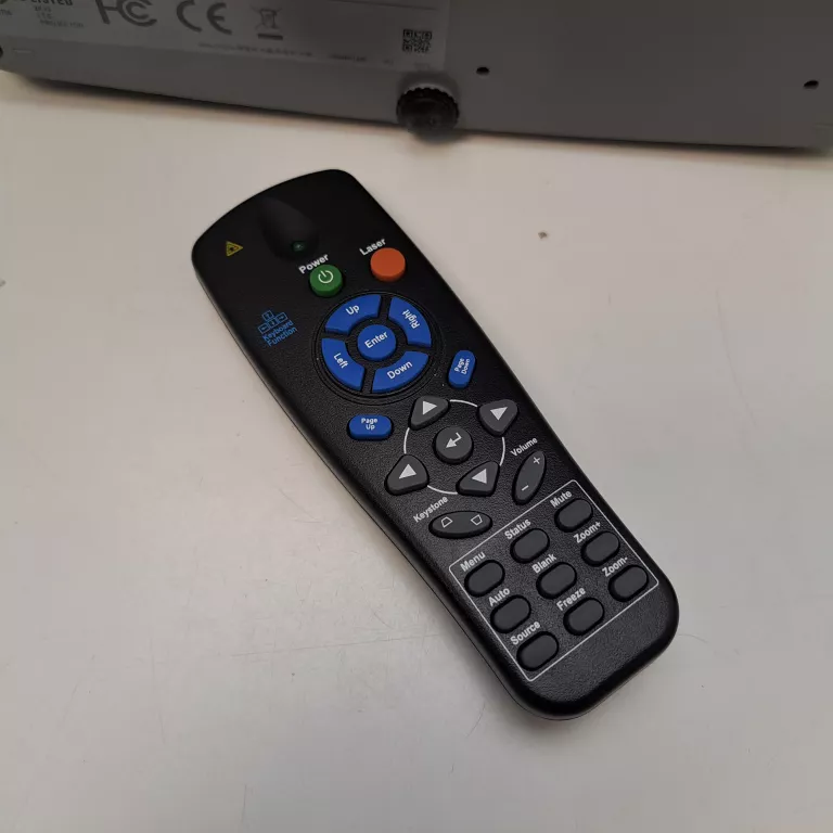 PROJEKTOR VIVITEK D757WT