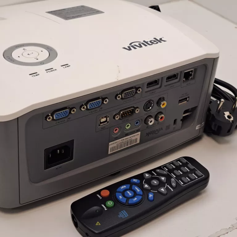 PROJEKTOR VIVITEK D757WT