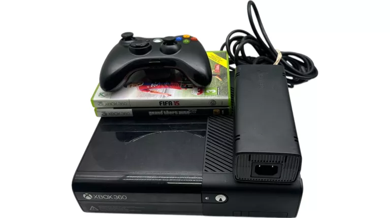 KONSOLA MICROSOFT XBOX 360 E 500 GB CZARNY + PAD + GRY