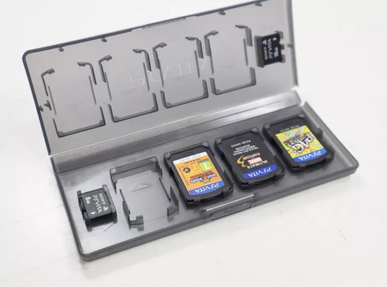 ZESTAW GIER PS VITA + KARTY PAMIĘCI
