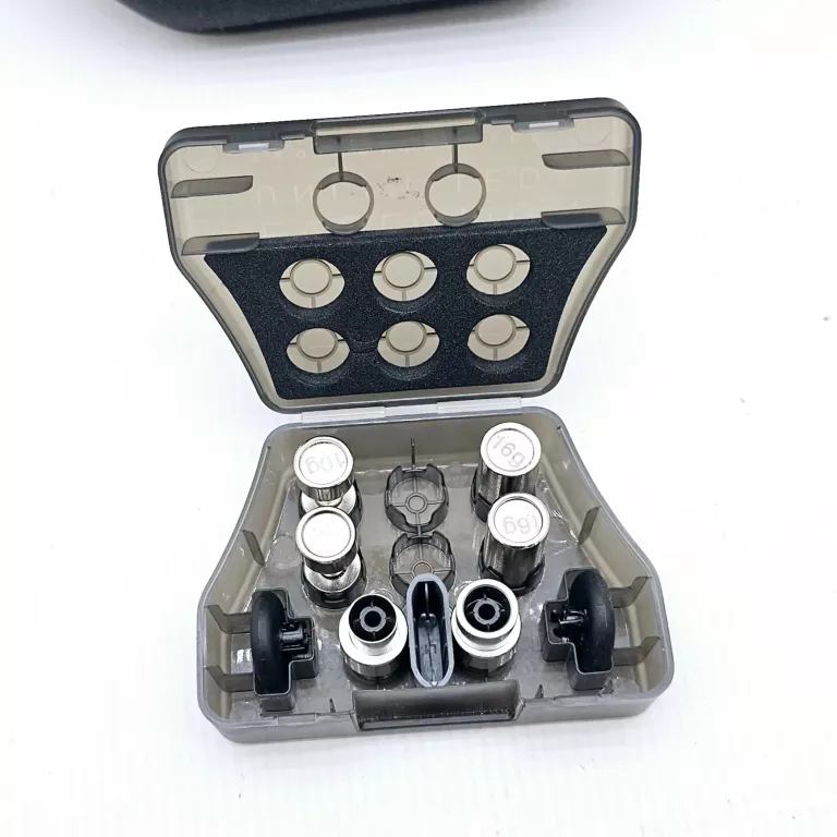 PAD DO PS4 NACON REVOLUTION UNLIMITED PRO CONTROLLER + POKROWIEC + KABLE