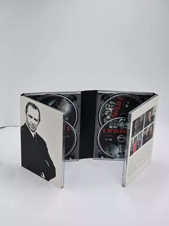 EKSTRADYCJA KOLEKCJA BOX 8 DVD [SEZONY 1-3
