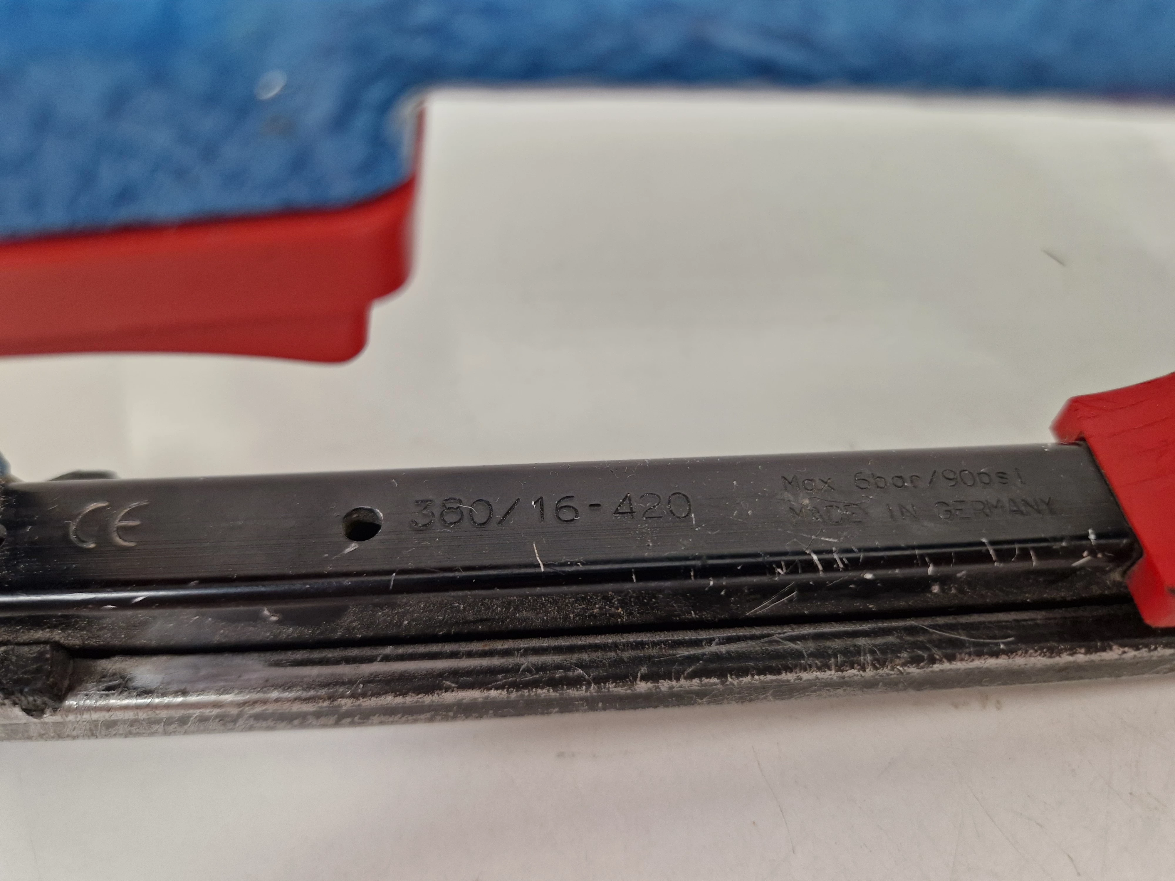 pistolet-tapicerski-bea-38016-420-opis-ean-gtin-4045759000211