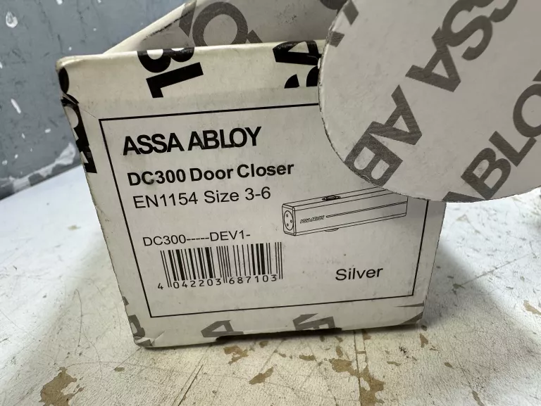 SAMOZAMYKACZ ASSA ABLOY DC300 Z RAMIENIEM SREBRNY