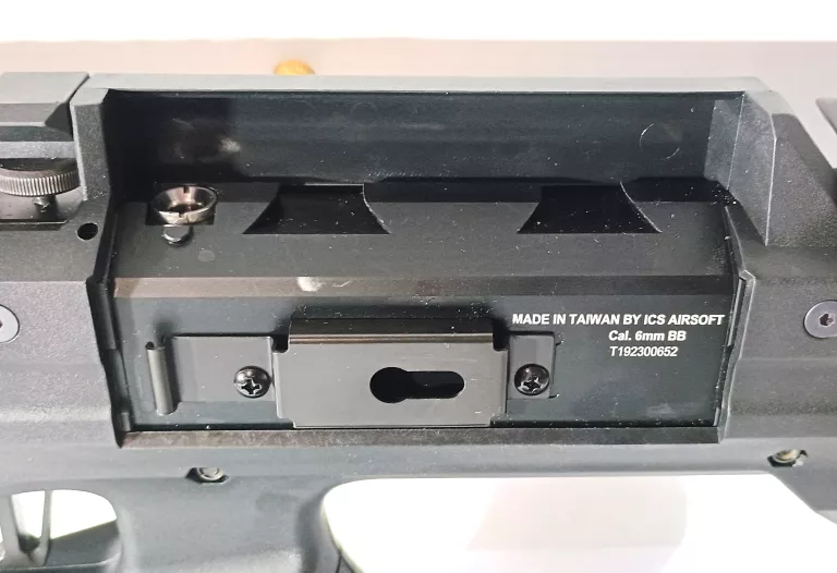 KARABIN SPRĘŻYNOWY ICS TOMAHAWK BLACK + DWÓJNÓG + MAGAZYNEK