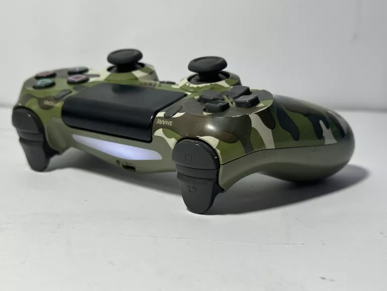 KONSOLA SONY PS4 FAT 1TB CIĘŻKO WYSUWA PŁYTY OPIS  WARTO