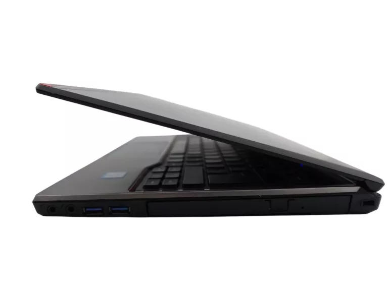 LAPTOP FUJITSU LIFEBOOK E736 13,3" INTEL CORE I5-6300U 8GB RAM 240GB SDD