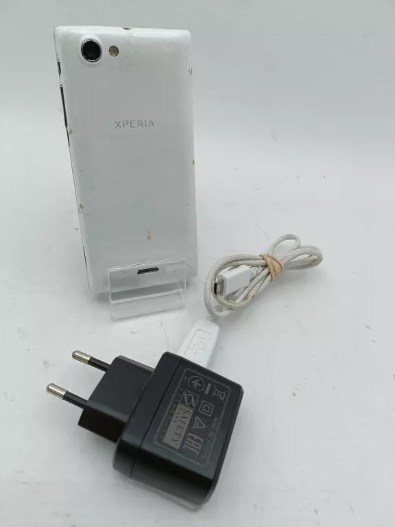 telefon-sony-st26i-lad-nie-czyta-sim-ean-gtin-7311271400004