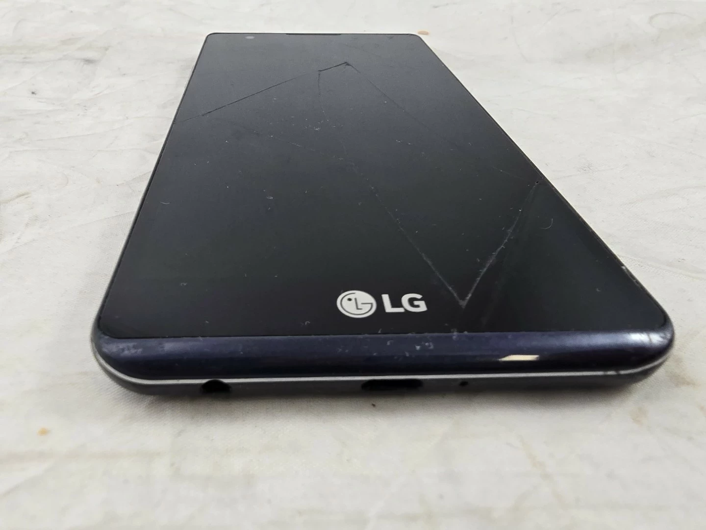 telefon-lg-x-power-zbity-przekatna-ekranu-550