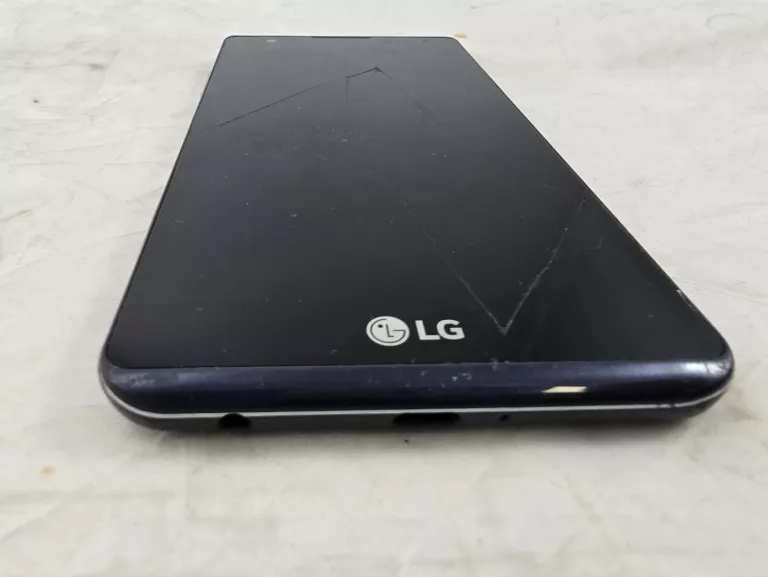 telefon-lg-x-power-zbity-przekatna-ekranu-550