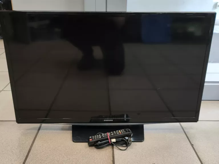 TELEWIZOR SAMSUNG UE32H4000AW + PILOT