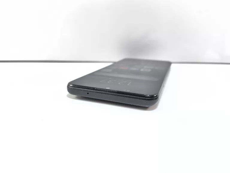 SMARTFON HUAWEI NOVA Y70 4 GB / 128 GB 4G (LTE) CZARNY