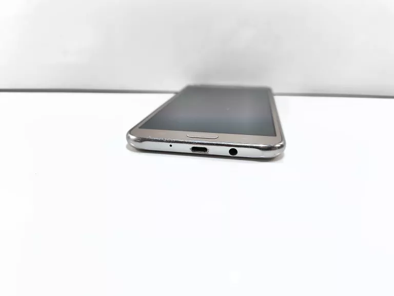 TELEFON SAMSUNG GALAXY J7 1,5 GB / 16 GB 4G (LTE) CZARNY
