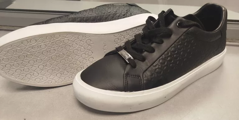 CALVIN CLAIN CZARNE ADIDASY Z BIAŁA PODESZWA JJH-BOF