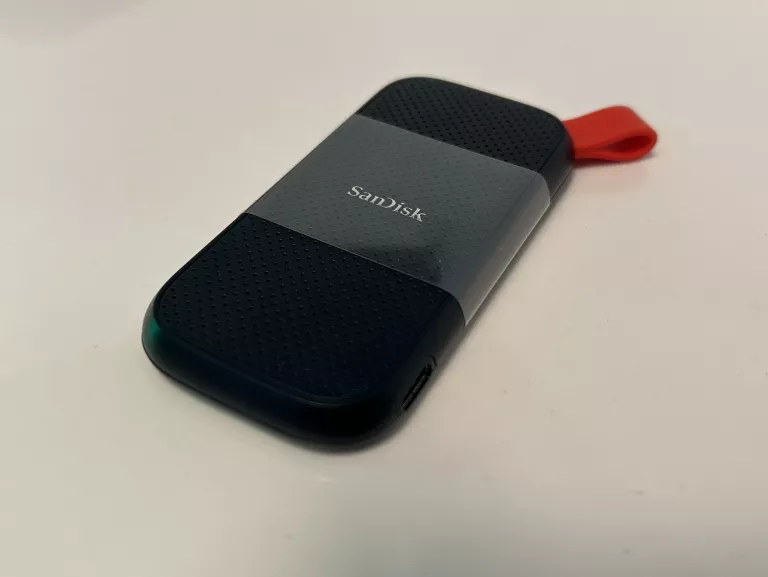 DYSK ZEWNĘTRZNY SANDISK PORTABLE SSD 1TB ETUI