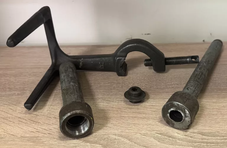 zaciskarka-sieciowa-amigo-rems-z-kompletem-szczek-i-walizka-ean-gtin-4039976088176