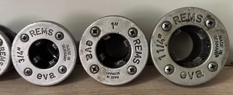 zaciskarka-sieciowa-amigo-rems-z-kompletem-szczek-i-walizka-stan-11323-2