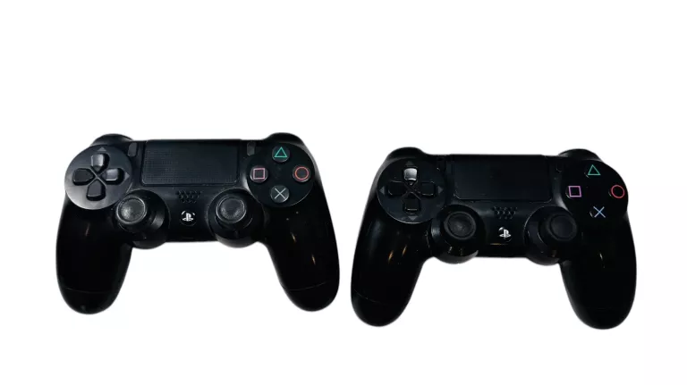 MEGA ZESTAW KONSOLA SONY PS4 SLIM 500GB + 3X PAD
