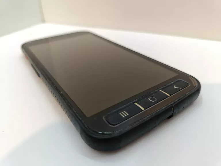 TELEFON - SAMSUNG GALAXY XCOVER 4S 3GB/32GB + ŁADOWARKA + ETUI