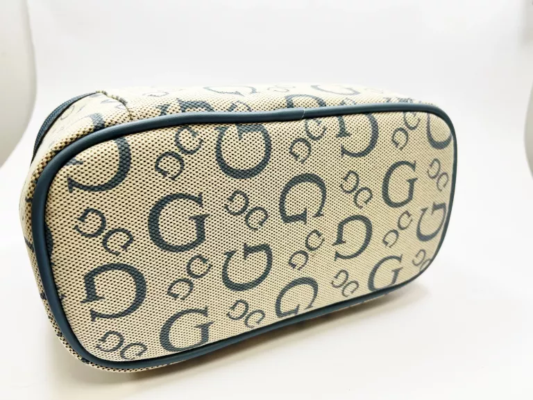 KOSMETYCZKA GUESS LOS ANGELES KUFEREK - PALE DENIM