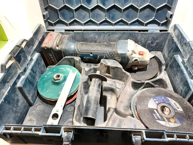 SZLIFIERKA KĄTOWA BOSCH PROFESSIONAL GWS 18–125 V-LI