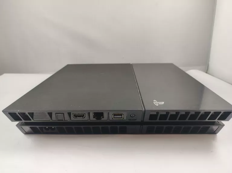 KONSOLA PS4 500GB PAD