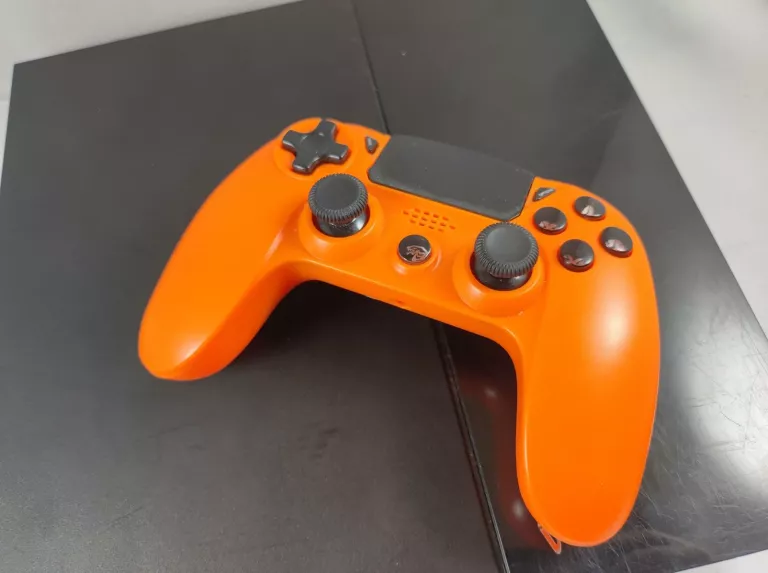 KONSOLA PS4 500GB PAD