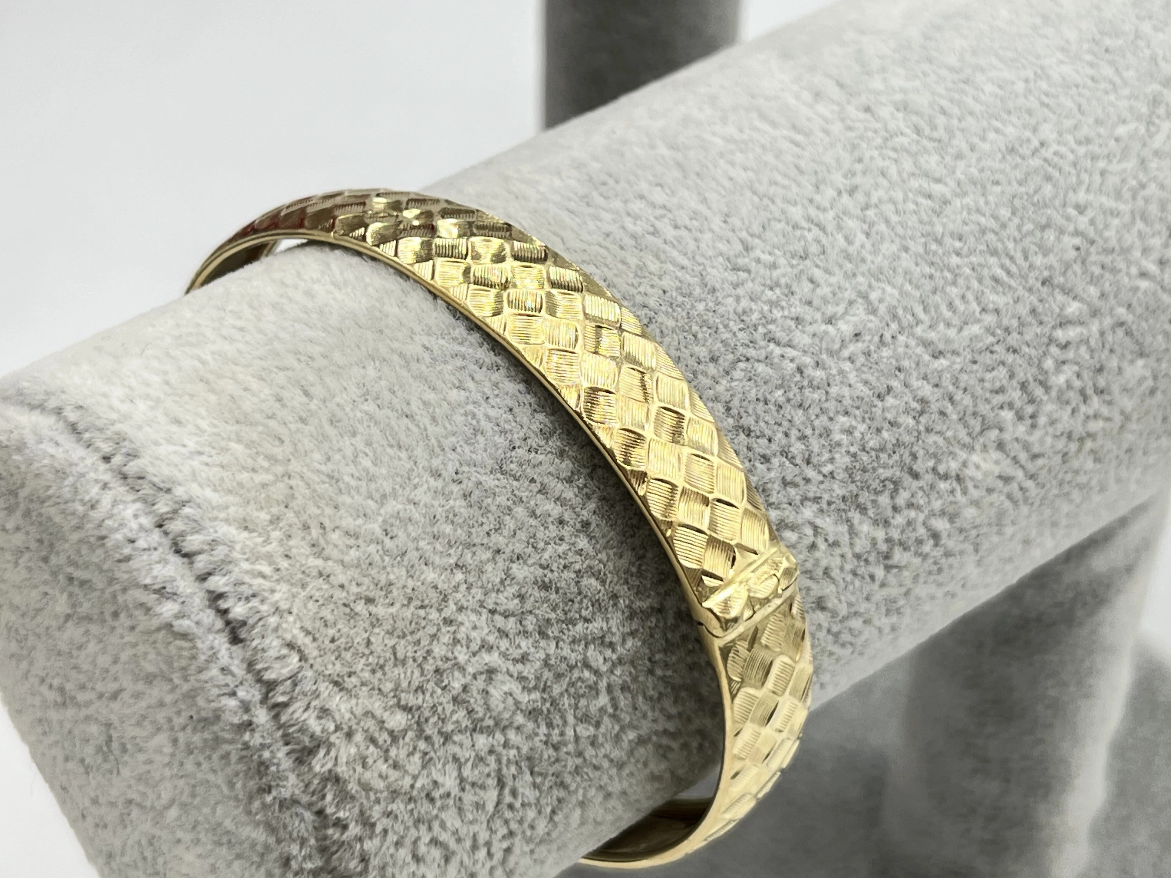 sliczna-zlota-bransoletka-sztywna-kolo-fasetowana-wg1486-p750-prusa-60-pruszkow