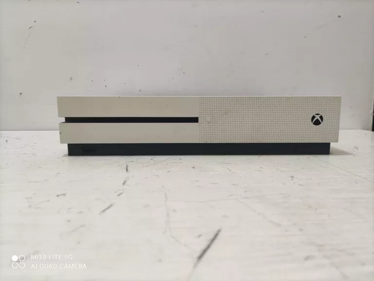 KONSOLA XBOX ONE S + 2 PADY + KABEL