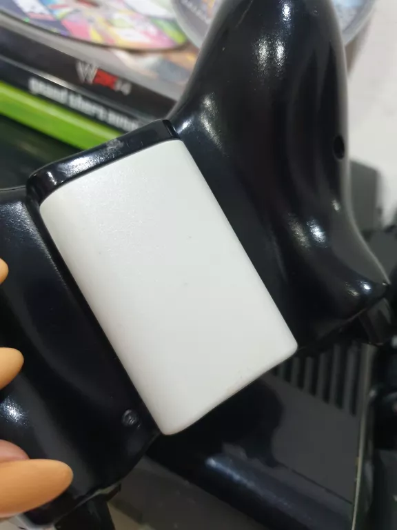 KONSOLA XBOX 360 320GB Z GRAMI