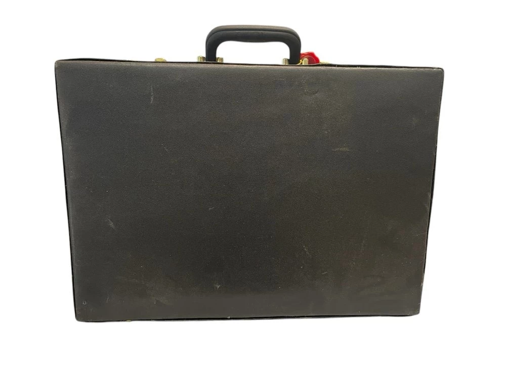 zestaw-sztuccow-ze-stali-nierdzewnej-1810-w-walizce-ean-gtin-5906521598024