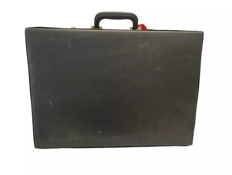 zestaw-sztuccow-ze-stali-nierdzewnej-1810-w-walizce-ean-gtin-5906521598024