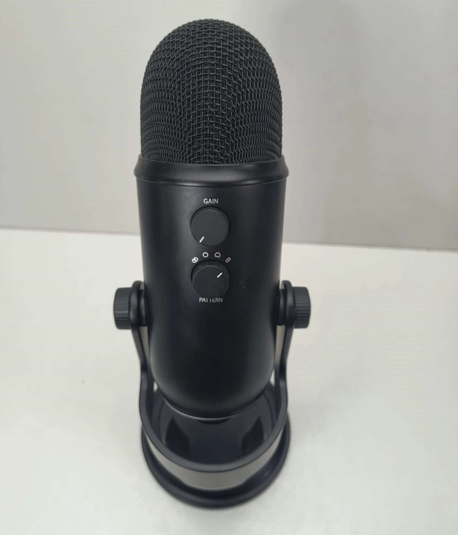 mikrofon-logitech-yeti-blue-kod-producenta-988-000089-2