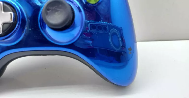 PAD DO XBOX 360 NIEBIESKI NOSI ŚLADY UŻYTKOWANIA