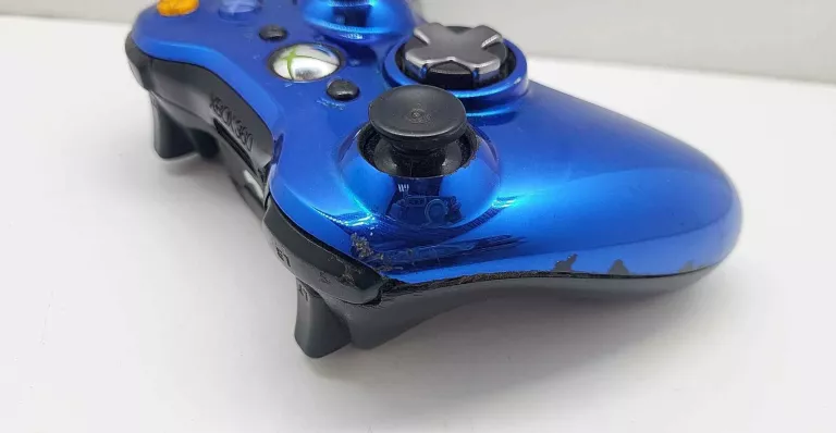 PAD DO XBOX 360 NIEBIESKI NOSI ŚLADY UŻYTKOWANIA