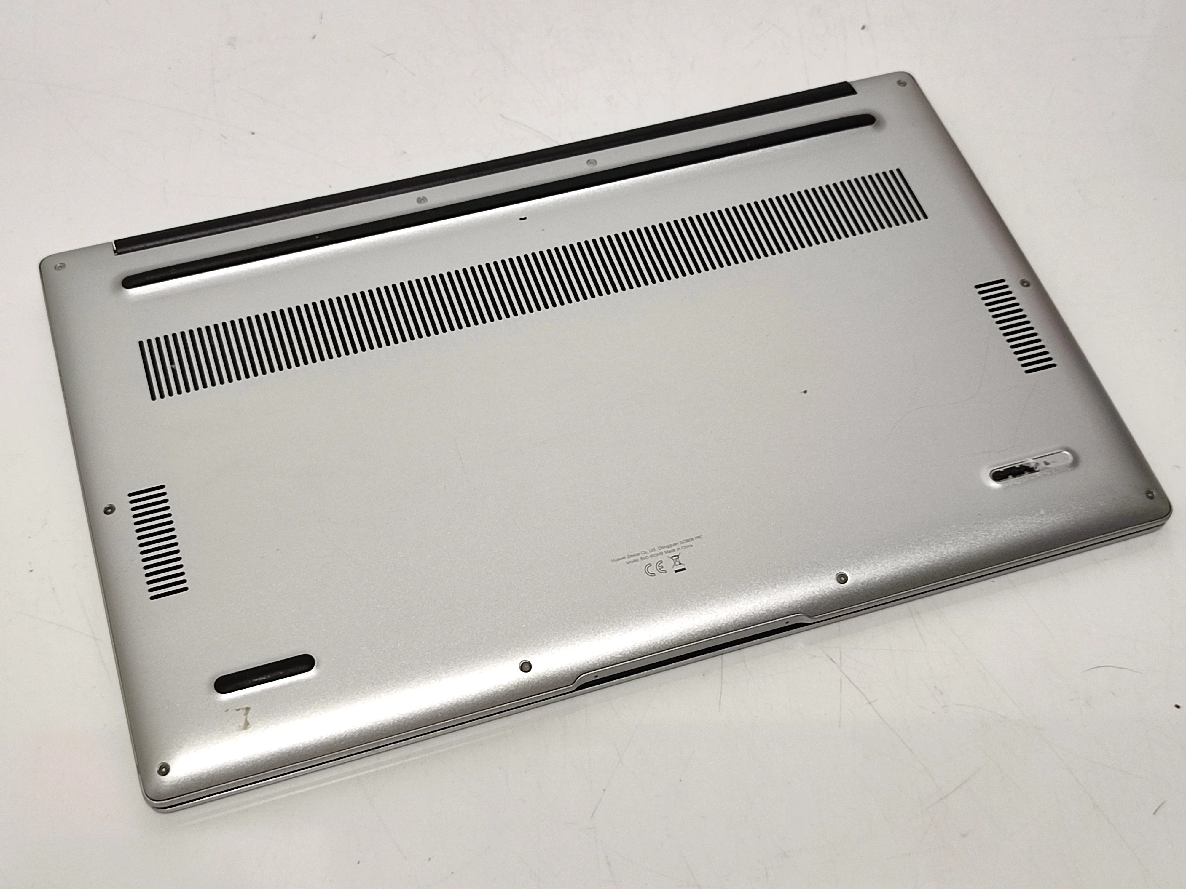 laptop-huawei-matebook-d-15-2021-156-i5-8-gb-512-gb-srebrny-zasilac-model-matebook-d