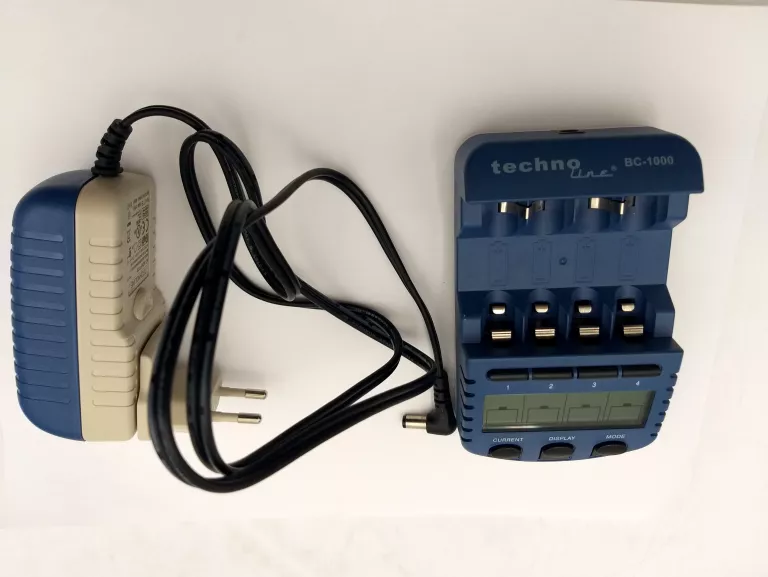 ŁADOWARKA TECHNOLINE BC-1000 4 AA, AAA
