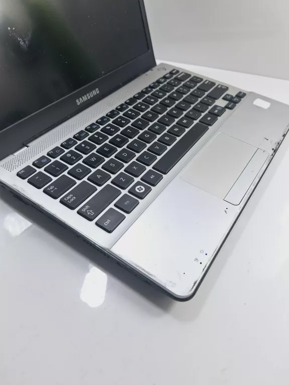 LAPTOP SAMSUNG NP305U1A