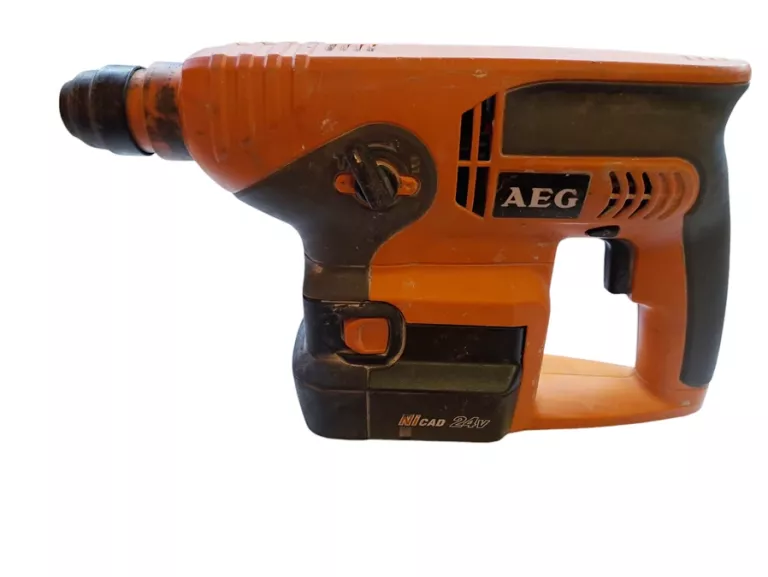 MŁOTOWIERTARKA AEG BBH 24-G