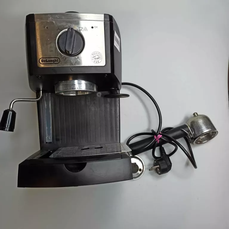 EKSPRES DO KAWY DE LONGHI EC157