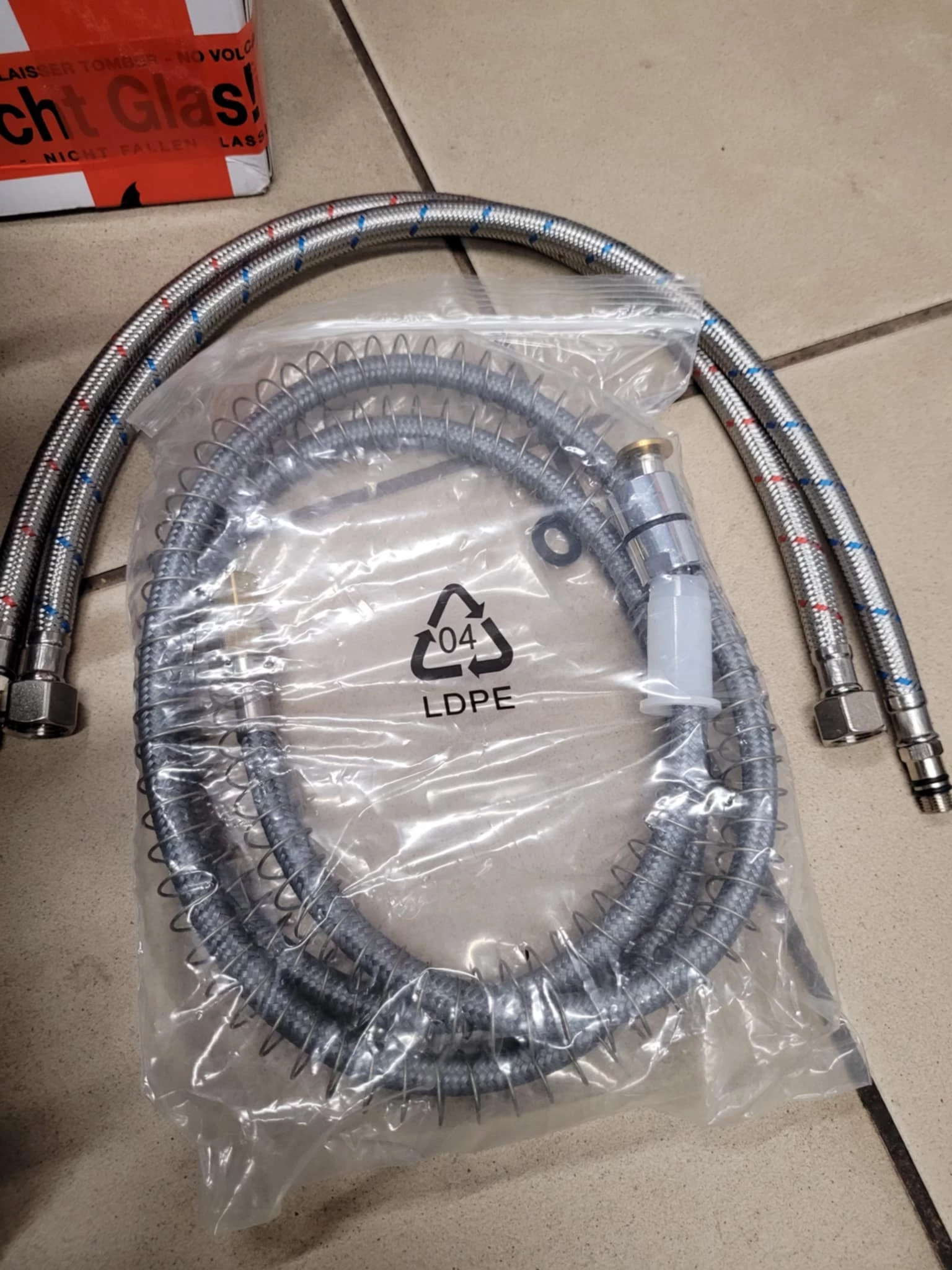 wydajna-bateria-umywalkowa-nt7060-z-wyciaganym-prysznicem-stan-11323-2