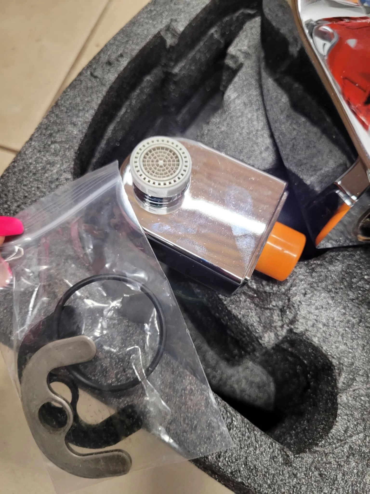 wydajna-bateria-umywalkowa-nt7060-z-wyciaganym-prysznicem-linia-inari-z-wyciagana-wylewka