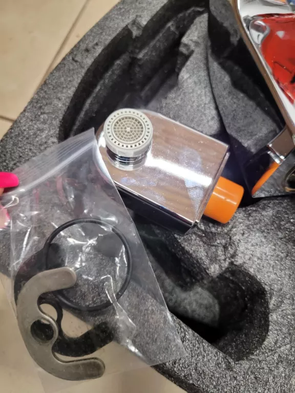 wydajna-bateria-umywalkowa-nt7060-z-wyciaganym-prysznicem-linia-inari-z-wyciagana-wylewka