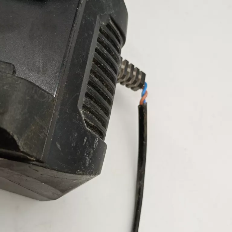 wkretarka-karft-dele-kd-1751-akumulator-ladowarka-rodzaj-silnika-204657-221321