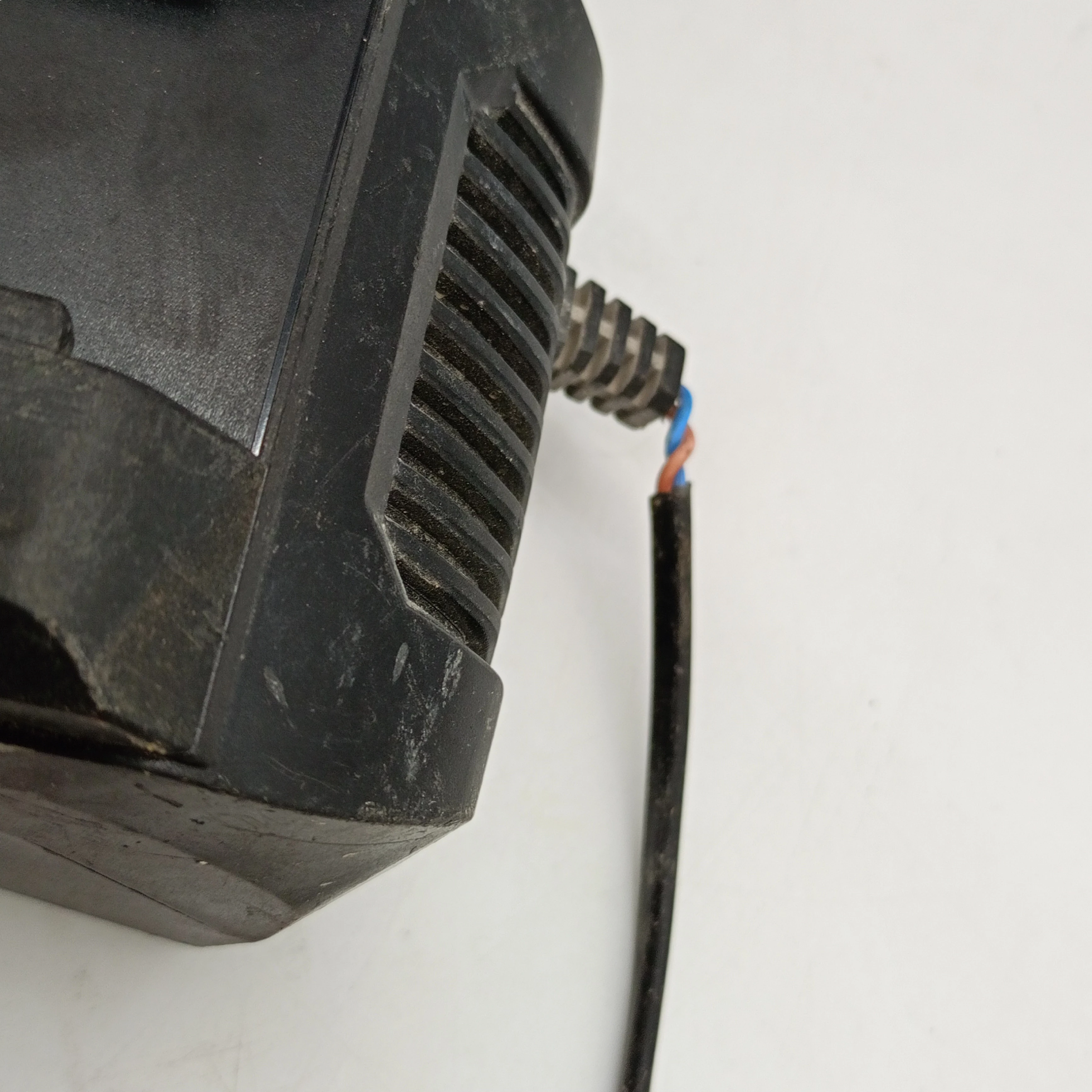 wkretarka-karft-dele-kd-1751-akumulator-ladowarka-rodzaj-silnika-204657-221321