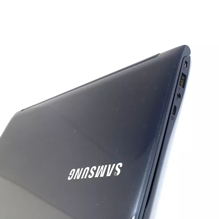 LAPTOP SAMSUNG 905S - 4GB RAM - DYSK 120GB - WIN 10 PRO