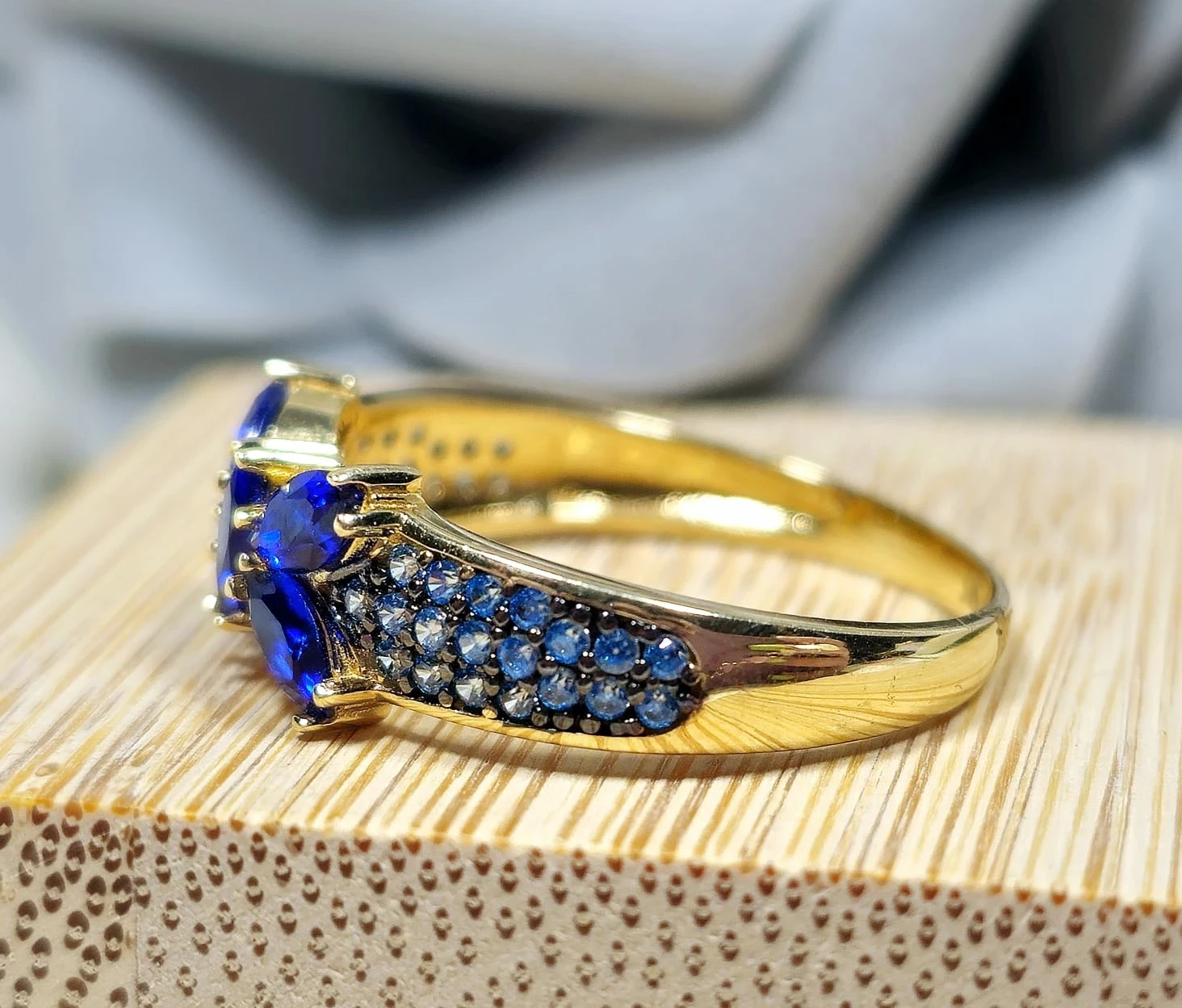 cudny-zloty-pierscionek-blekitne-i-granatowe-cyrkonie-p585-260g-r15-plec-15851-1