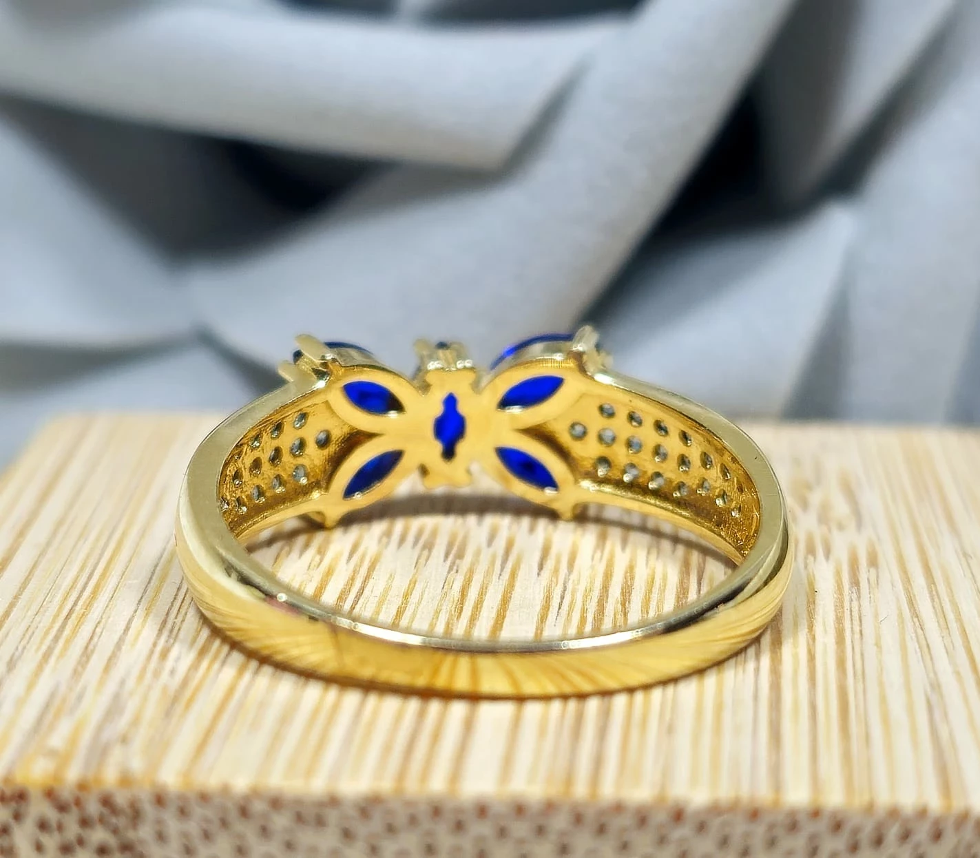 cudny-zloty-pierscionek-blekitne-i-granatowe-cyrkonie-p585-260g-r15-waga-341